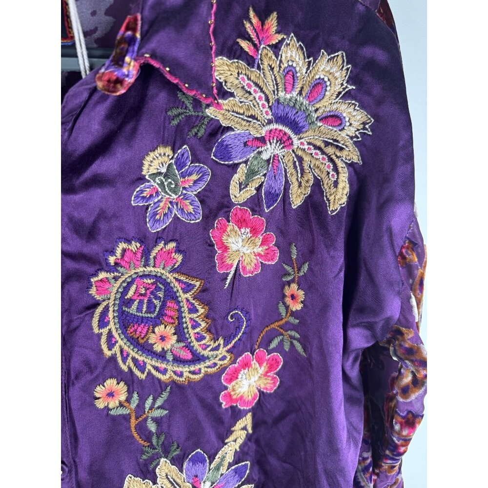 NWT Johnny Was The Slim Audrey Embroidered Floral Burnout Shirt Size S Purple - Picture 6 of 11